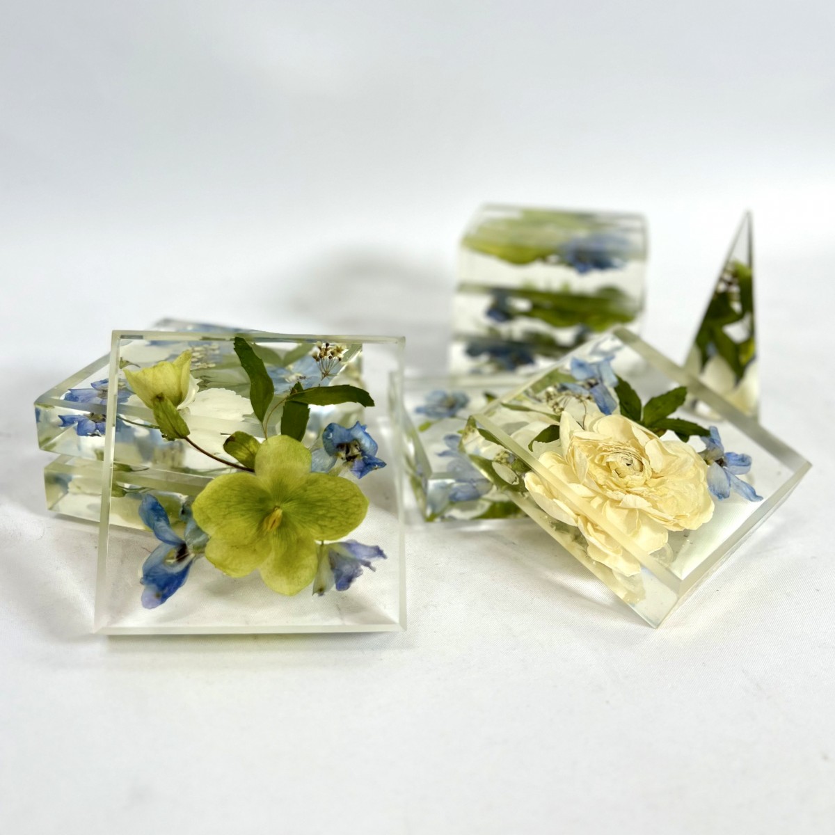 Crystal Clear Floral Mini Plaques (Set of 4) - Image 2